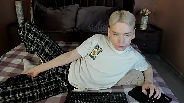 Je_Salvatore Adlı Modelin Canlı XXX Sohbeti