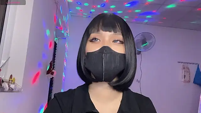 Tieu-May 在線直播表演