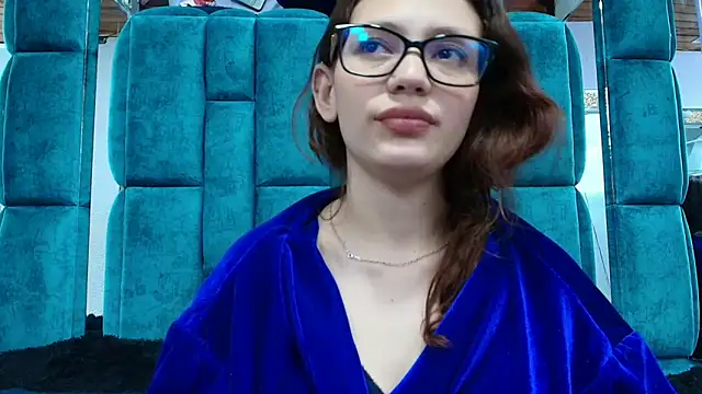 Chat +18 de LARICSABLUE ao vivo