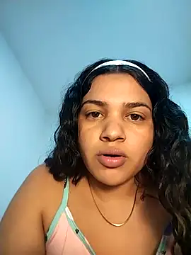 Eimy-04 Adlı Modelin Canlı XXX Sohbeti