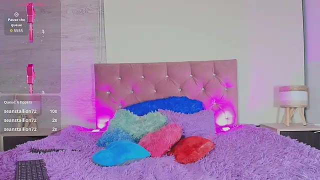 Zamara_Kleii: διαδικτυακό σόου στην κάμερα