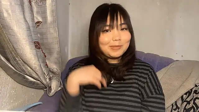 MollyAsian Adlı Modelin Canlı XXX Sohbeti