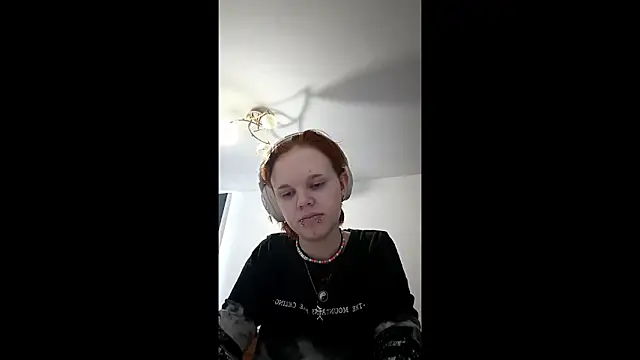 CurlaPettyBom Adlı Modelin Canlı XXX Sohbeti