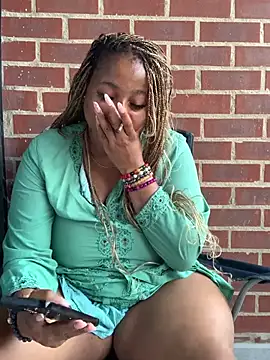 CurvyDesire1 Adlı Modelin Canlı XXX Sohbeti