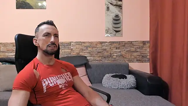 دردشة HotHunkTrainer الجنسية المباشرة