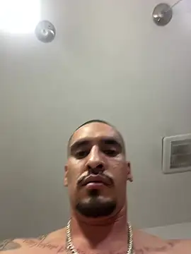 Slumlords webkamerás műsora