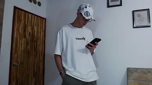 Vlad__night's Live XXX Chat