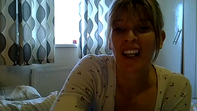 hannyj80's Live XXX Chat