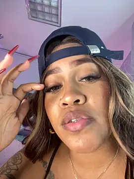 riri_brunnete's Live XXX Chat