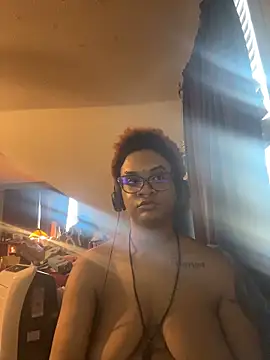 nickytheehawtie: онлайн-секс-чат