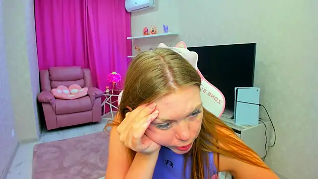 Strawberrye: απευθείας συνομιλία ΧΧΧ