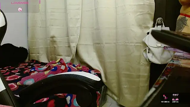 Živý XXX chat Divinejewel69