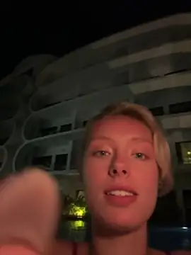 SunnyShiney Chat XXX in diretta