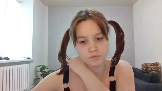 AmmymiaのライブXXXチャット