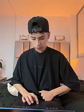 Sebastian_Reed Chat XXX live