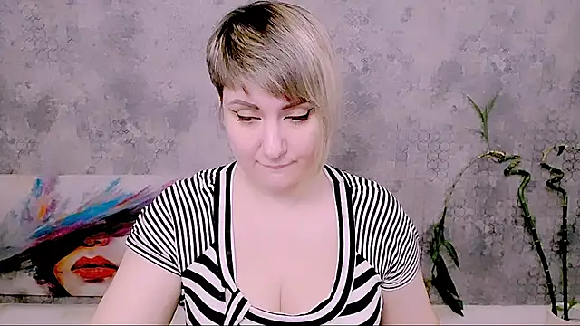 Djullian Live XXX chat