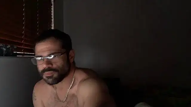 Zander823 লাইভ XXX চ্যাট