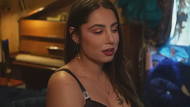 Show modela VanessaDoyle na web-kameri