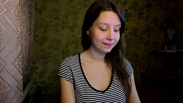 دردشة QutieDaSweet الجنسية المباشرة