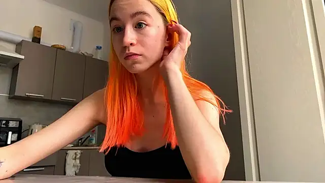 Chatroom XXX en direct de EmilyHein