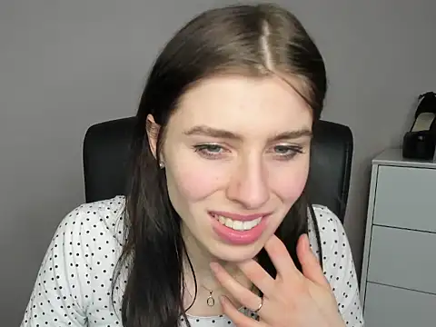 XXX chat uživo modela dreamPIA