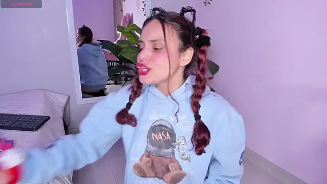 KIMAPRIL élő XXX-chatje