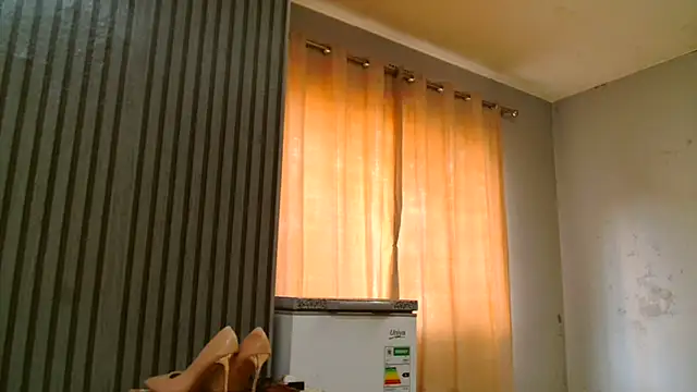 Czat XXX na żywo – ROYALASS25