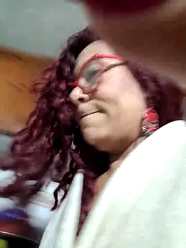 Scarlet_curly8a 即時 XXX 聊天