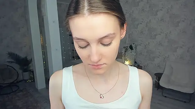 Show modela LianneBynon na web-kameri