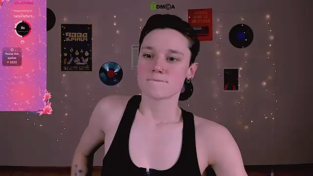 XXX chat uživo modela emi_fade