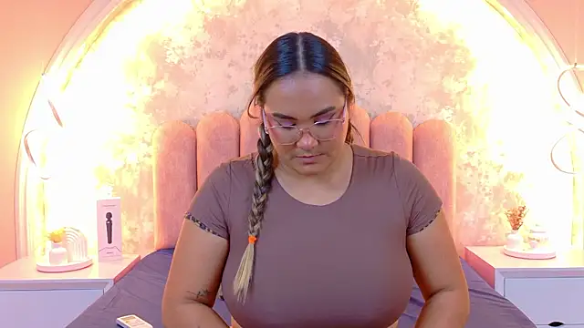 Chat +18 de MiaLaurents ao vivo