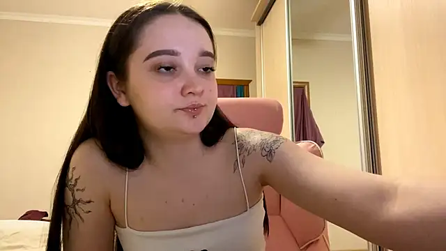 دردشة PiecingMap الجنسية المباشرة