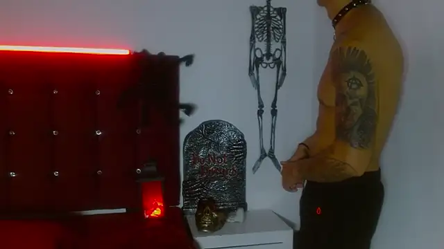 SkinnyDevil12 Adlı Modelin Web Kamerası Şovu