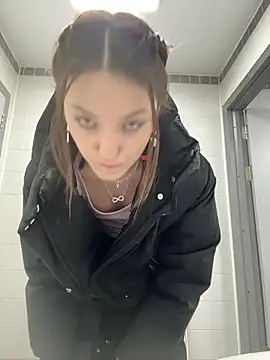 DollyTall 网络视讯表演