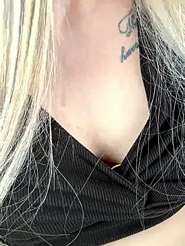 AlyssaFoxx_のライブXXXチャット