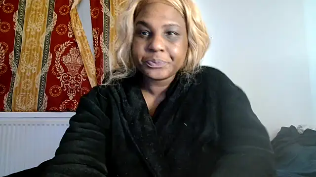 CurvySashiaのライブXXXチャット