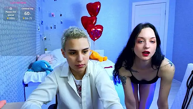 LuxuryLoverss webcam show