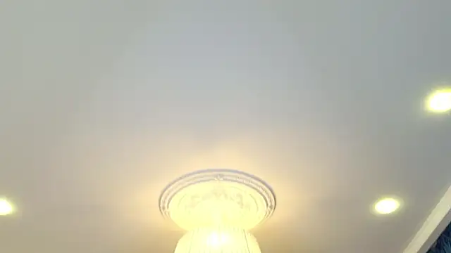 LioraWeiss élő XXX-chatje