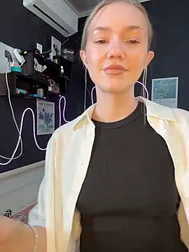 MilaMoone Webcam Show