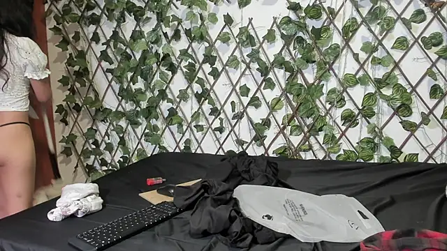 LittlePeach_: онлайн-секс-чат