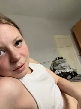 Show modela Paige_love na web-kameri