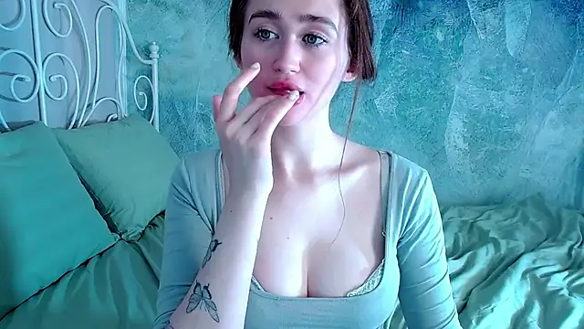 XXX chat uživo modela millllina