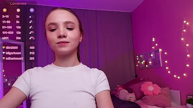 Adria_Arjona élő XXX-chatje