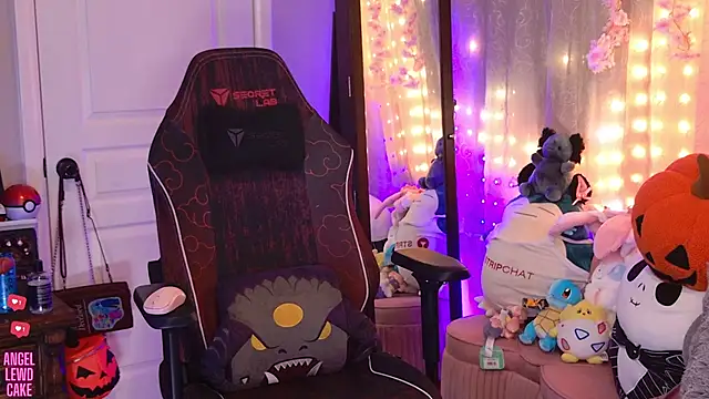 Sembang XXX Secara Langsung Angel-Lewd-Cake