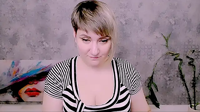 Djullia: απευθείας συνομιλία ΧΧΧ