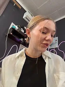 دردشة MilaMoone الجنسية المباشرة