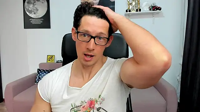 BrutusK08 Webcam show