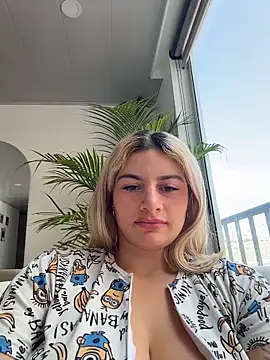 AtheneaRossi Adlı Modelin Canlı XXX Sohbeti