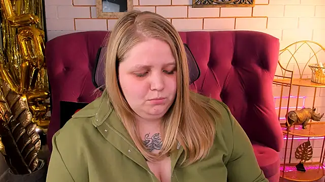 SladaDell Adlı Modelin Canlı XXX Sohbeti