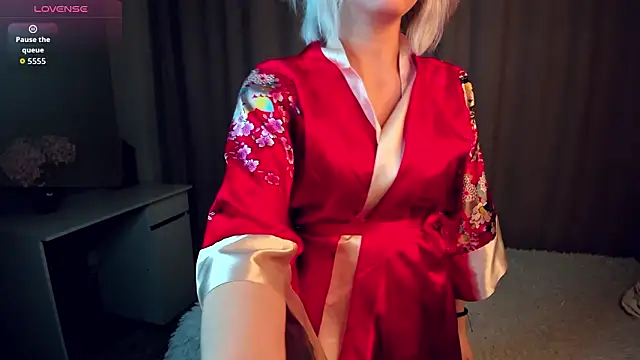 GoldenLenarzのライブXXXチャット